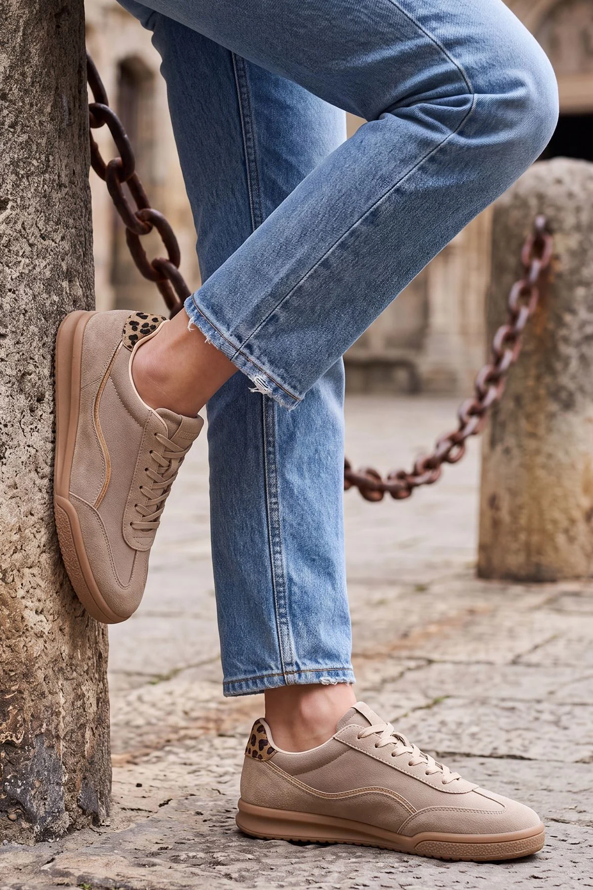 Contrast Trim Womens Platform Trainer