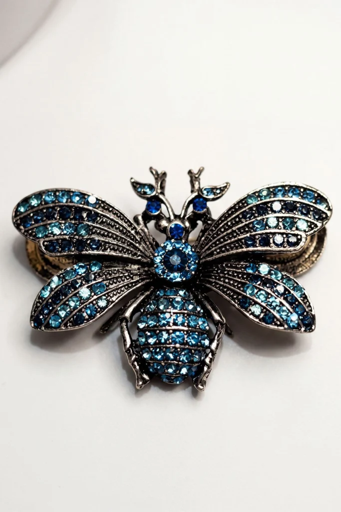 Elegant Crystal Bee Brooch with Rhinestone Detail