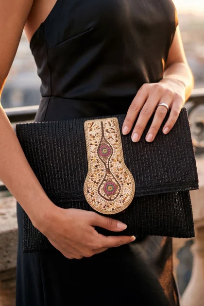 Straw Beaded Flap Adjustable Strap Clutch Bag